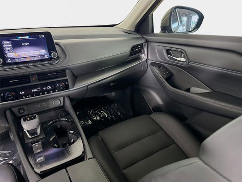 Certified 2025 Nissan Rogue SV w/ SV Premium Package FWD image 24