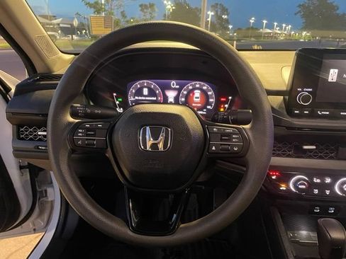 Used 2025 Honda Accord SE image 14