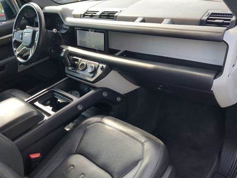 Used 2020 Land Rover Defender 110 HSE image 40