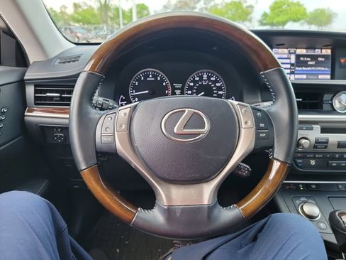 Used 2013 Lexus ES 350 w/ Luxury Pkg image 17