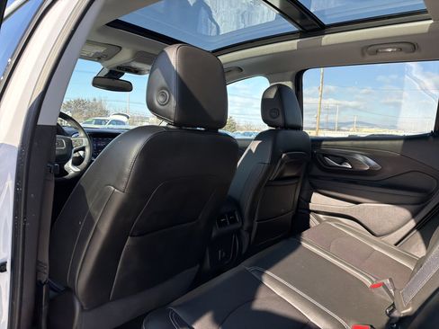 Used 2022 GMC Terrain SLT w/ Tech Package image 30