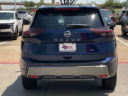 Used 2025 Nissan Rogue SV FWD image 5