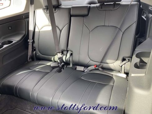 Used 2023 Honda Pilot Elite image 12