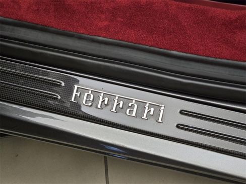 Used 2020 Ferrari F8 Tributo image 33