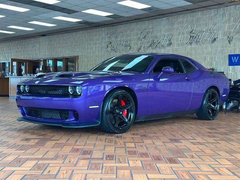Used 2023 Dodge Challenger SRT Hellcat w/ Plus Package RWD image 5