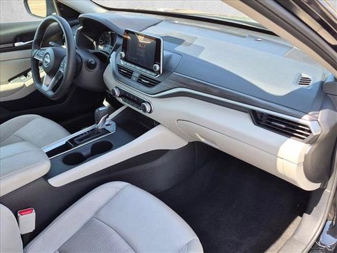 Used 2025 Nissan Altima 2.5 SV FWD image 20