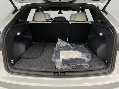 New 2026 Volkswagen Atlas Cross Sport SEL Premium R-Line AWD/4WD image 6