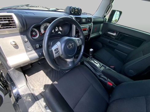 Used 2012 Toyota FJ Cruiser 2WD w/ Upgrade Pkg image 5