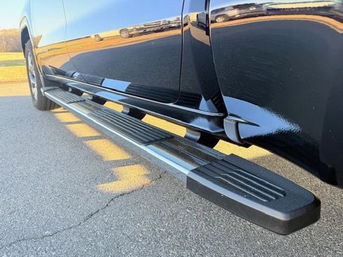 Used 2025 GMC Sierra 1500 SLT w/ SLT Premium Plus Package image 9