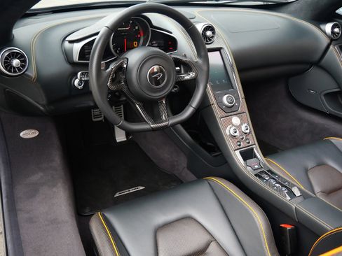 Used 2013 McLaren MP4-12C Spider RWD image 23