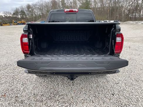 Used 2024 GMC Canyon Denali AWD/4WD image 12