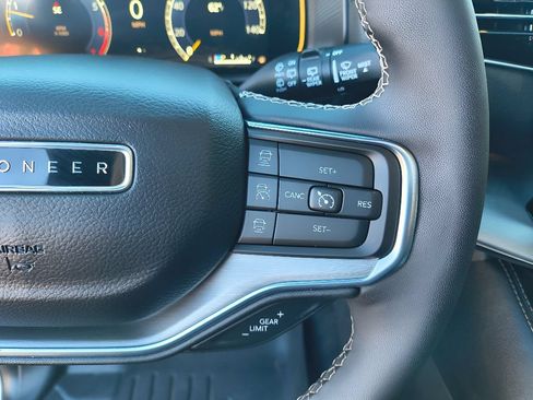 Used 2024 Jeep Wagoneer Series II RWD image 24