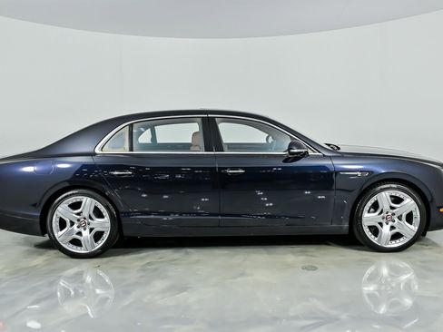 Used 2015 Bentley Flying Spur V8 image 14