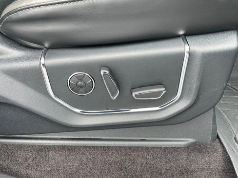 Used 2016 Ford F150 Platinum w/ Equipment Group 701A Luxury image 65