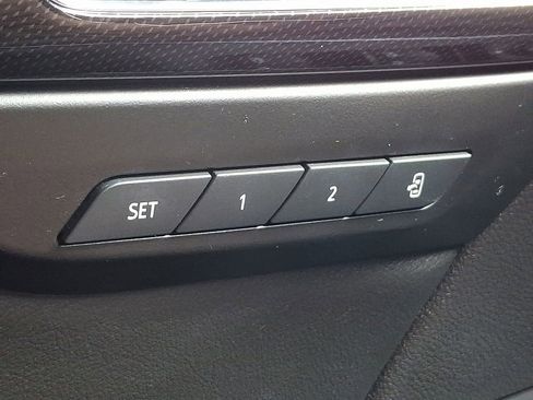 Used 2021 Buick Envision Essence w/ Technology Package I image 30