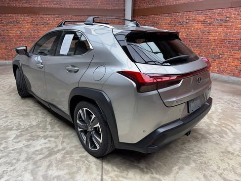Used 2020 Lexus UX 250h 250h Base image 3