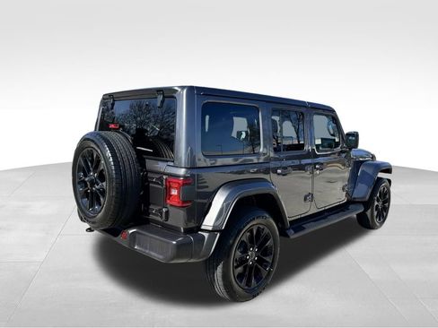 Used 2025 Jeep Wrangler Unlimited Sahara image 8