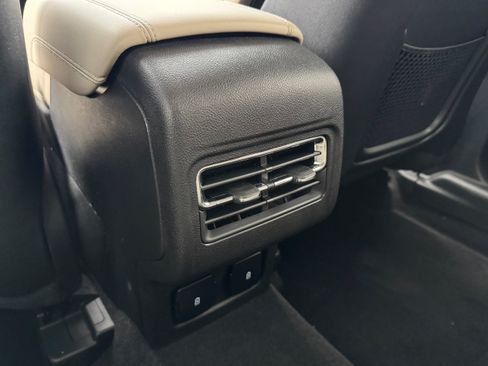 Used 2025 Lincoln Corsair Reserve AWD/4WD image 14