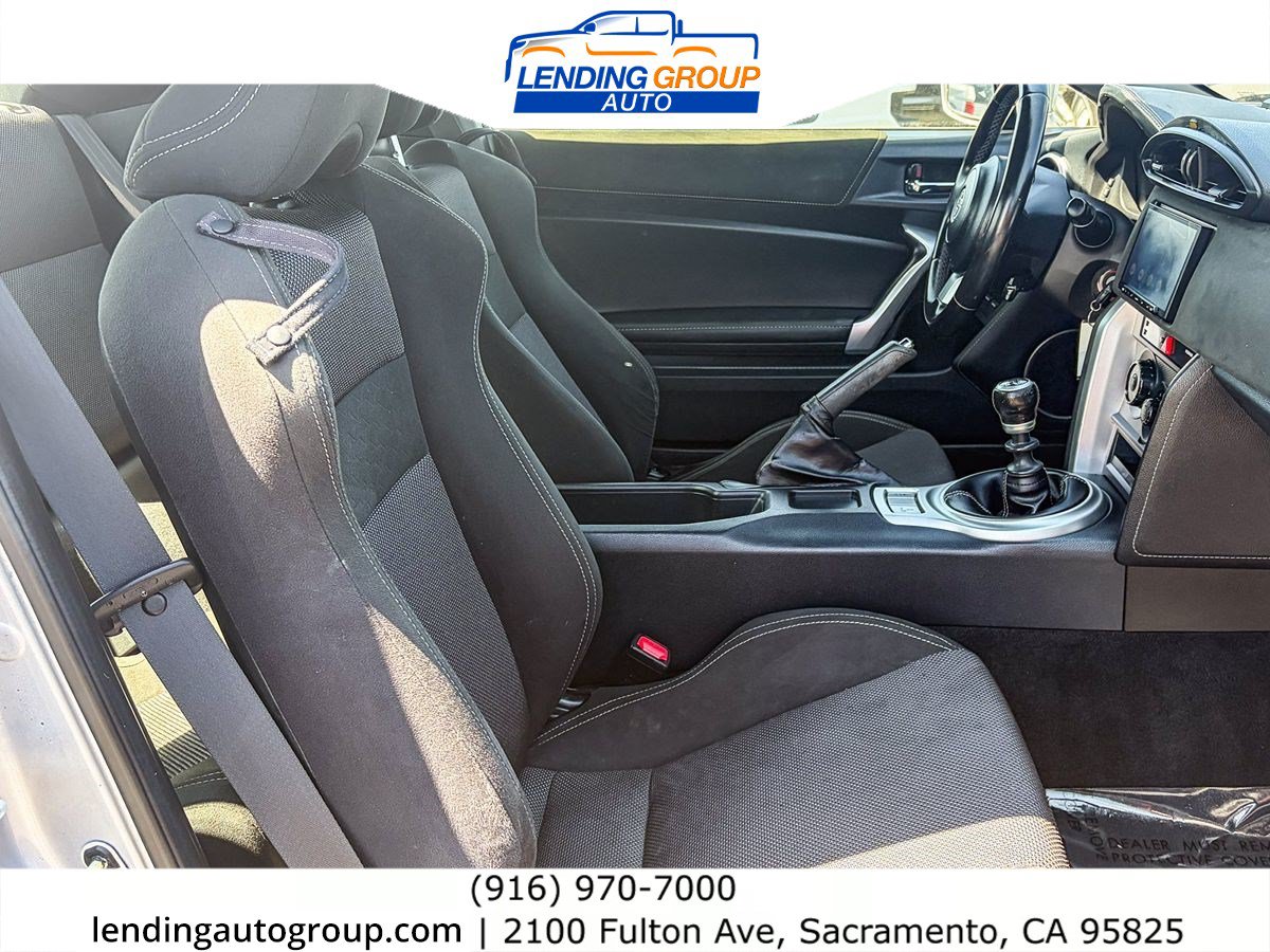 Used 2017 Toyota 86 RWD image 15
