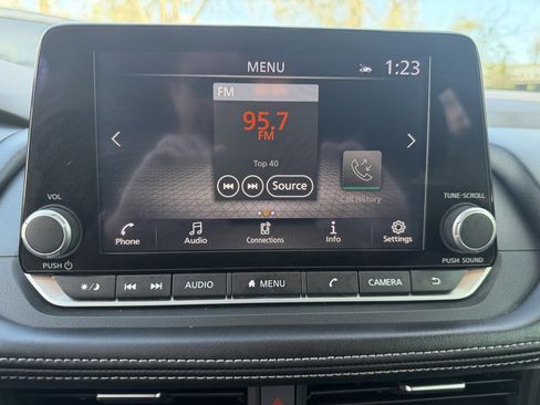 Used 2023 Nissan Rogue SV image 25