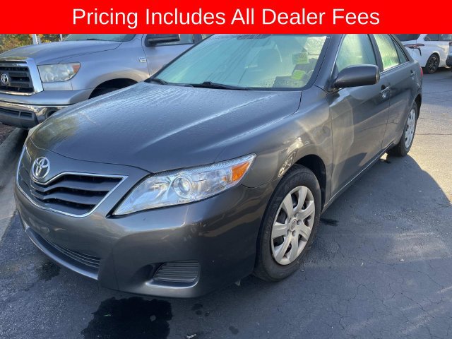 Used 2011 Toyota Camry LE FWD image 1