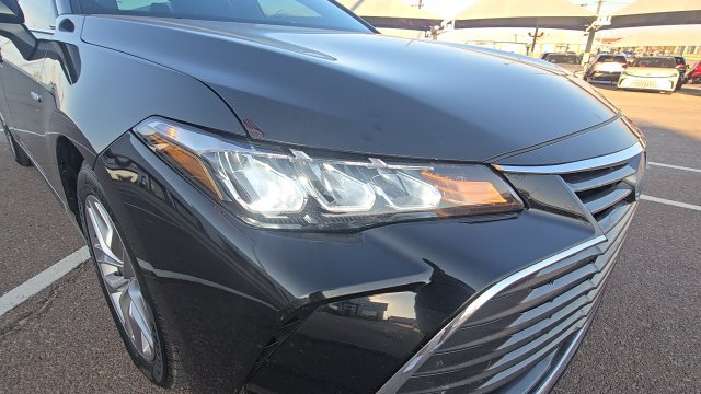 Used 2021 Toyota Avalon XLE FWD image 39