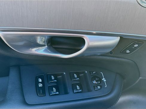 Used 2024 Volvo XC90 B5 Core w/ Climate Package image 43