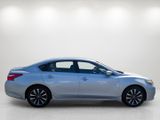 Used 2017 Nissan Altima 2.5 SV w/ Interior Lighting Package image 4