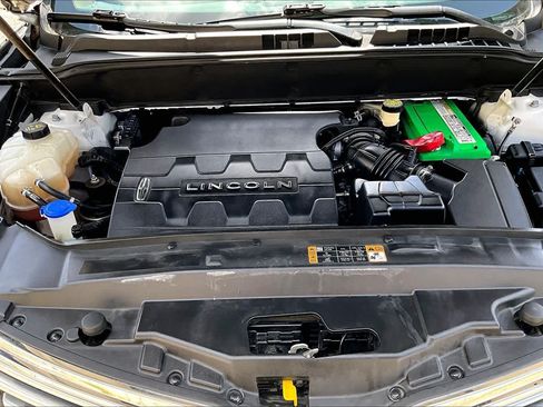 Used 2016 Lincoln MKX Reserve FWD image 32