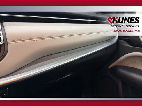 Used 2025 Jeep Compass Limited image 29