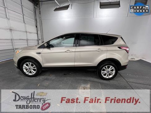 Used 2017 Ford Escape SE image 5