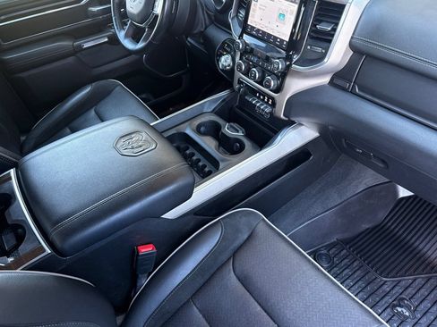 Used 2022 RAM 1500 Laramie AWD/4WD image 17