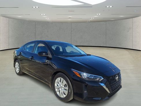 Used 2025 Nissan Sentra S image 7