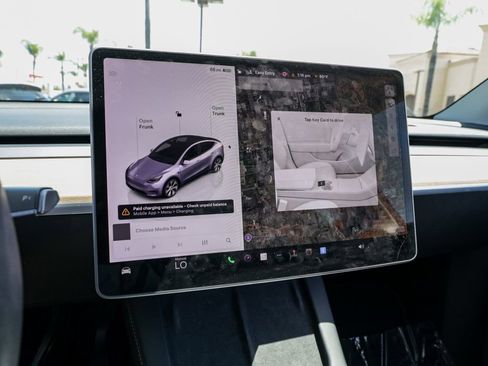 Used 2023 Tesla Model Y Long Range AWD/4WD image 28