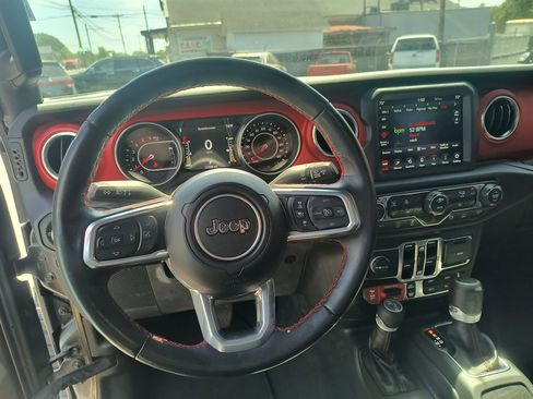 Used 2021 Jeep Gladiator Rubicon AWD/4WD image 22