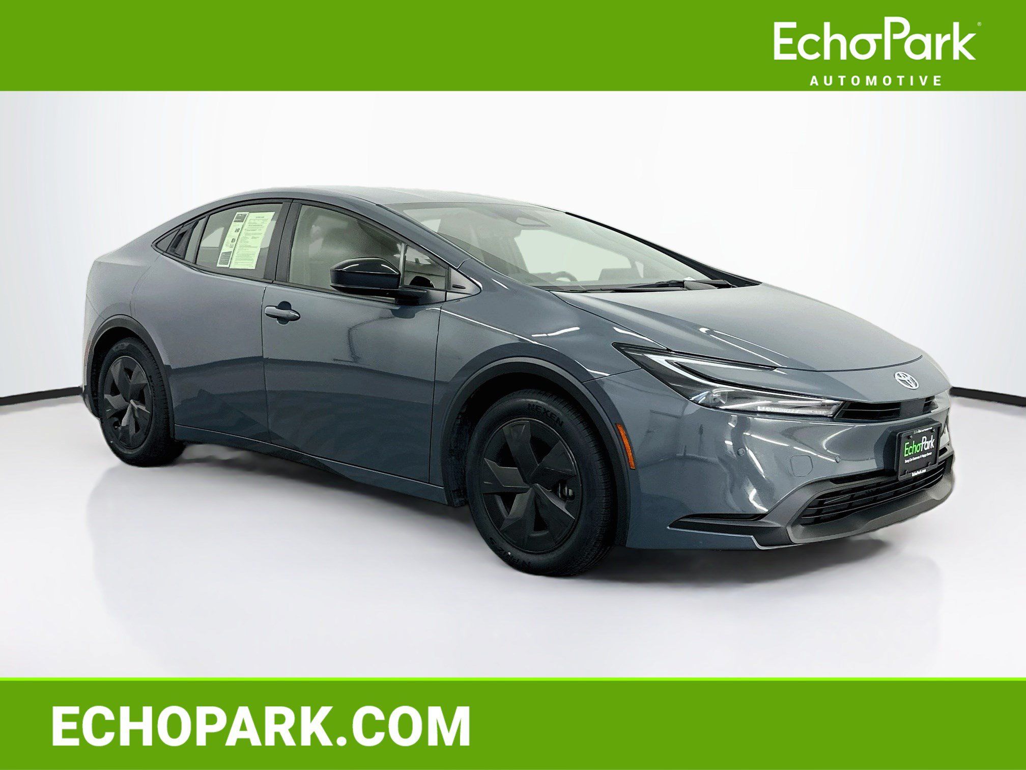 Used 2025 Toyota Prius LE FWD image 1
