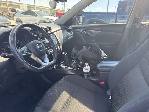 Used 2017 Nissan Rogue SV image 9