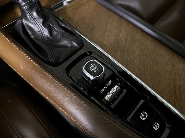 Used 2018 Volvo XC90 T6 Inscription w/ Luxury Package AWD/4WD image 17