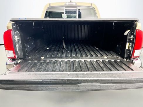 Used 2017 Toyota Tacoma 4x4 Double Cab image 23