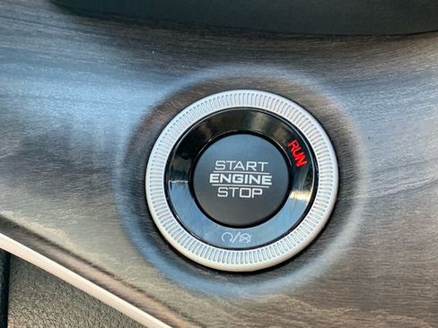 Used 2022 Jeep Grand Cherokee L Limited image 39