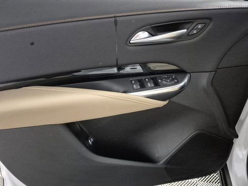 Used 2024 Cadillac XT4 Luxury w/ Cold Weather Package image 13