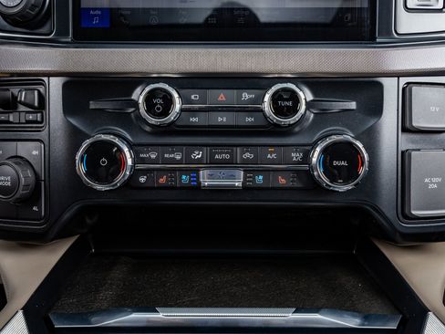 Used 2026 Ford F250 Platinum w/ Platinum Plus Package image 28