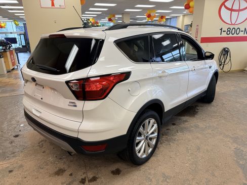 Used 2019 Ford Escape SEL AWD/4WD image 15