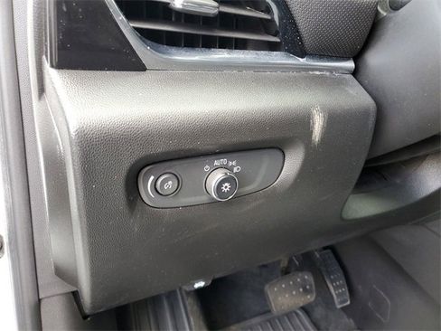 Certified 2023 Chevrolet Traverse RS image 17