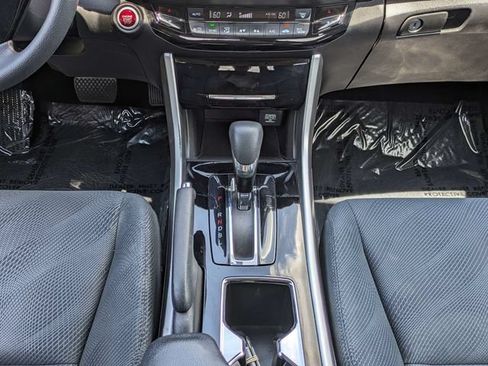 Used 2017 Honda Accord EX image 19