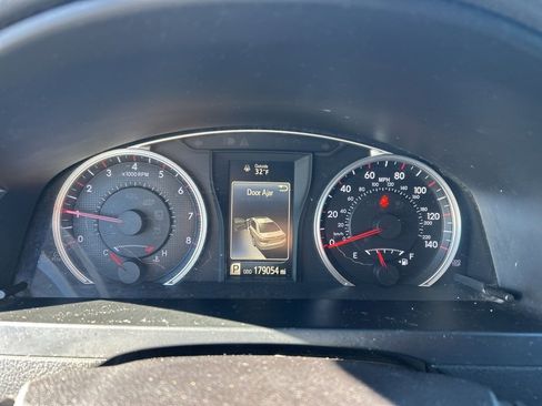 Used 2015 Toyota Camry SE image 8