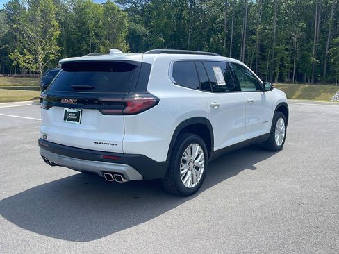 Used 2024 GMC Acadia Elevation w/ Luxury Package FWD image 7