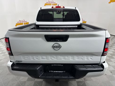 New 2025 Nissan Frontier SV w/ SV Convenience Package image 4