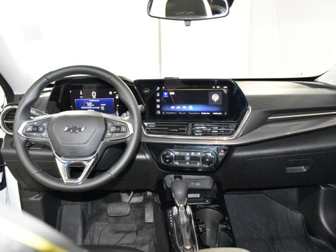 Used 2025 Chevrolet Trax ACTIV w/ Driver Confidence Package image 31