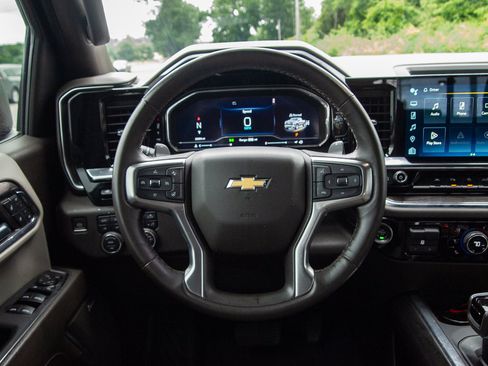 Used 2024 Chevrolet Silverado 1500 LTZ AWD/4WD image 20